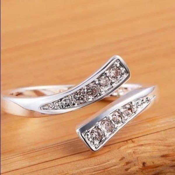 The Tibetan Bypass Ring adjustable w cubic zirconia - Image 1