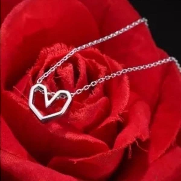 The Dainty Geo Heart pendant necklace in 925 silver - Thumbnail 5