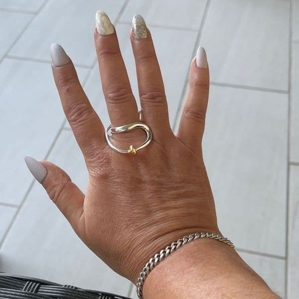 The Extra Abstract statement ring in 925 and gold plating. - Thumbnail 6