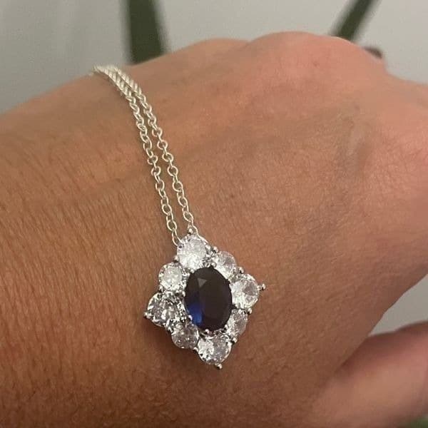 The Katherine Pendant Necklace in blue sapphire and 925 silver - Thumbnail 9