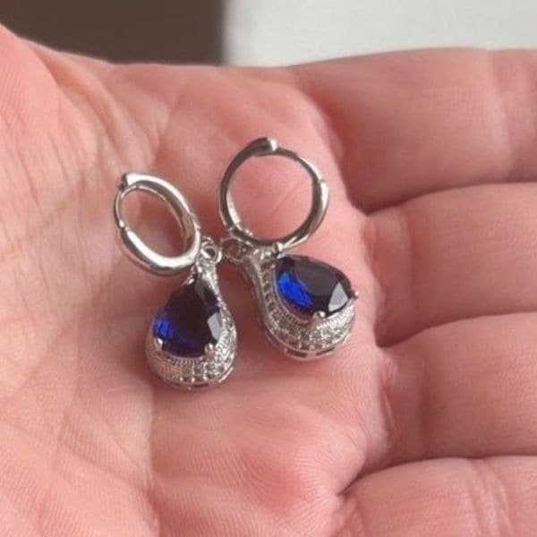The Heirloom Blue Drop earring 925 and sapphire - Thumbnail 8