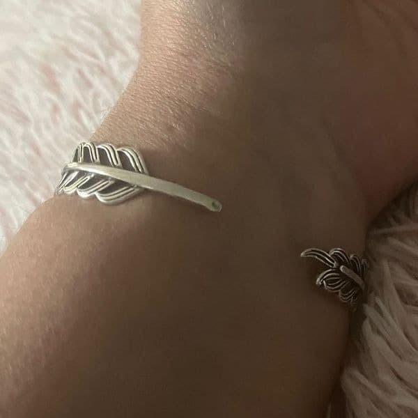 The Flirty Feather adjustable sterling silver ring. - Thumbnail 7