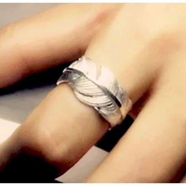 The Flirty Feather adjustable sterling silver ring. - Image 1