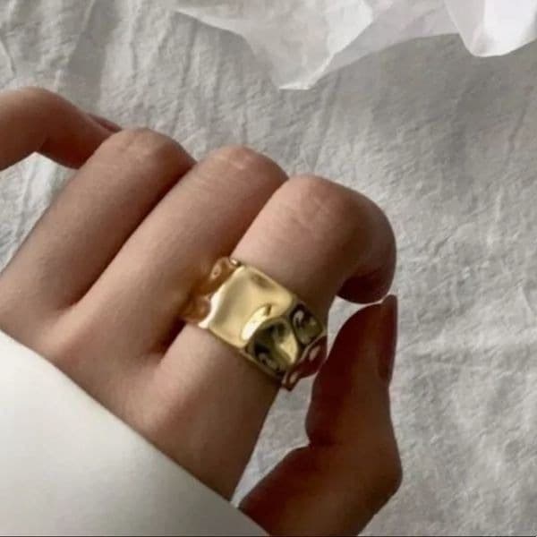 The Hammered Ring 925 adjustable gold band ring - Thumbnail 4