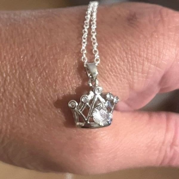 The Triple Crown pendant charm necklace in 925 and cubic zirconia - Thumbnail 7