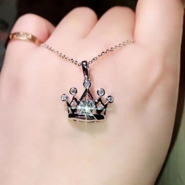 The Triple Crown pendant charm necklace in 925 and cubic zirconia - Image 1