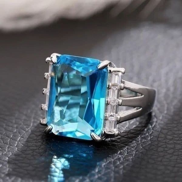 The Ocean Blue Statement Cocktail Ring in 925 silver sz 6 - Image 1
