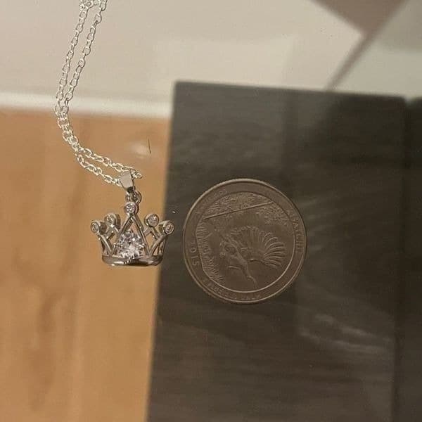 The Triple Crown pendant charm necklace in 925 and cubic zirconia - Thumbnail 4