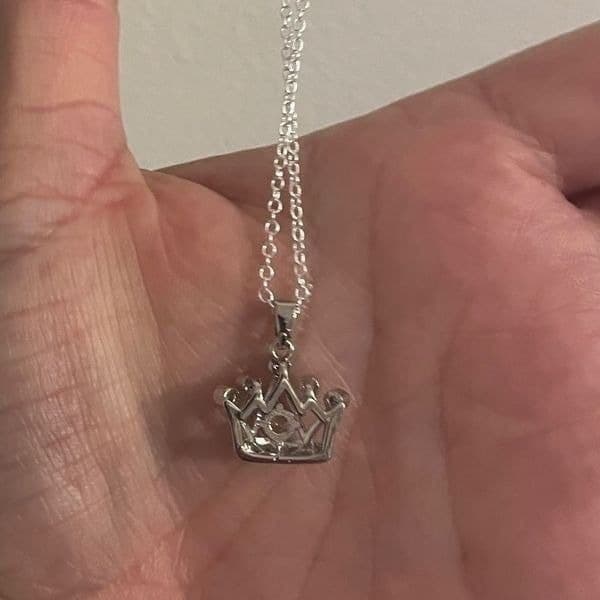 The Triple Crown pendant charm necklace in 925 and cubic zirconia - Thumbnail 5