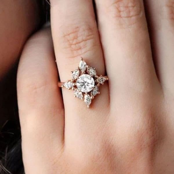 The Elizabeth Rose gold ring sz 8 - Thumbnail 6