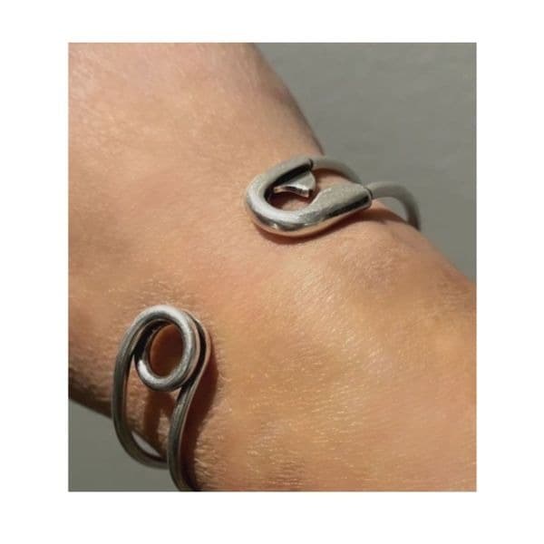Best Seller! The Jumbo Safety Pin silver open bracelet - Thumbnail 5