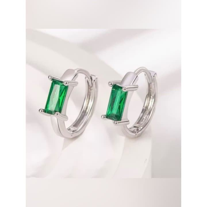 The Very Dainty emerald huggie earrings in 925 silver - Thumbnail 3