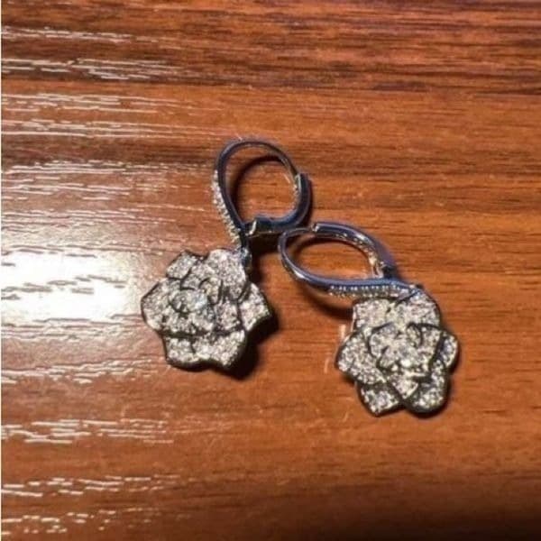 The Dramatic Drop Flower dangle earrings in 925 and cubic zirconia - Thumbnail 2