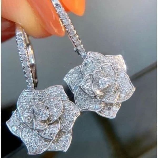 The Dramatic Drop Flower dangle earrings in 925 and cubic zirconia - Image 1