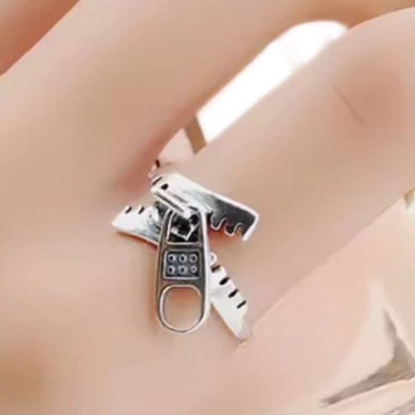 The Zip Me Up Adjustable Ring in 925 silver - Thumbnail 11
