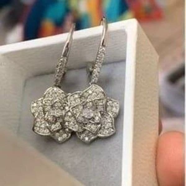 The Dramatic Drop Flower dangle earrings in 925 and cubic zirconia - Image 1