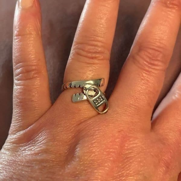 The Zip Me Up Adjustable Ring in 925 silver - Thumbnail 2