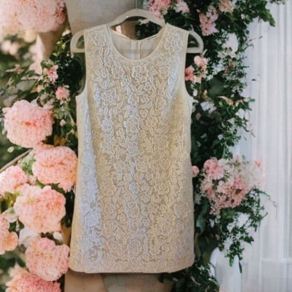Club Monaco Mayara dress white lace 3d floral dress size 10 - Image 1