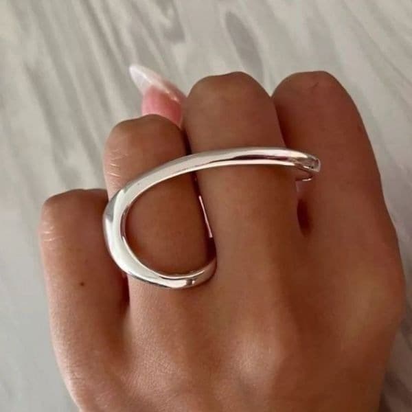 The Nike Two Finger Statement Ring in 925 silver - Thumbnail 3