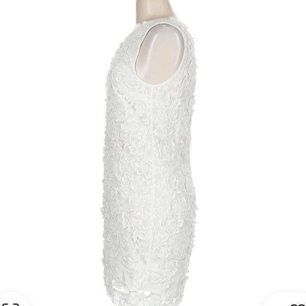 Club Monaco Mayara dress white lace 3d floral dress size 10 - Thumbnail 4