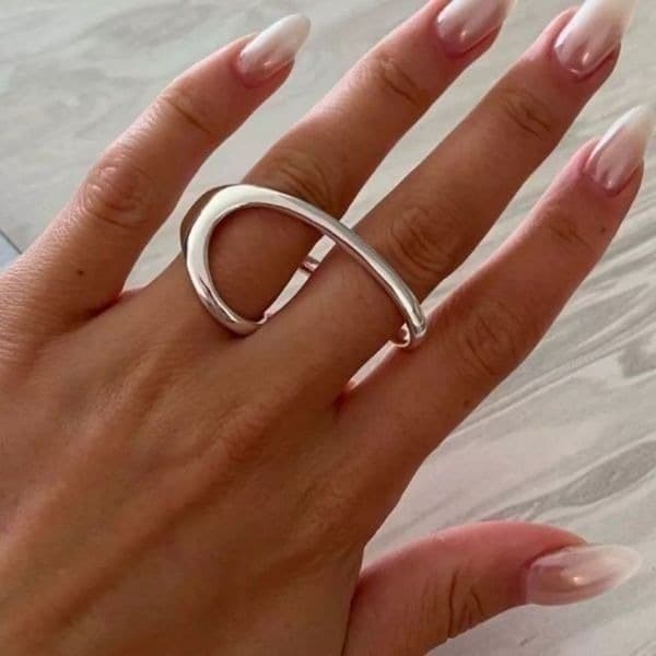 The Nike Two Finger Statement Ring in 925 silver - Thumbnail 4