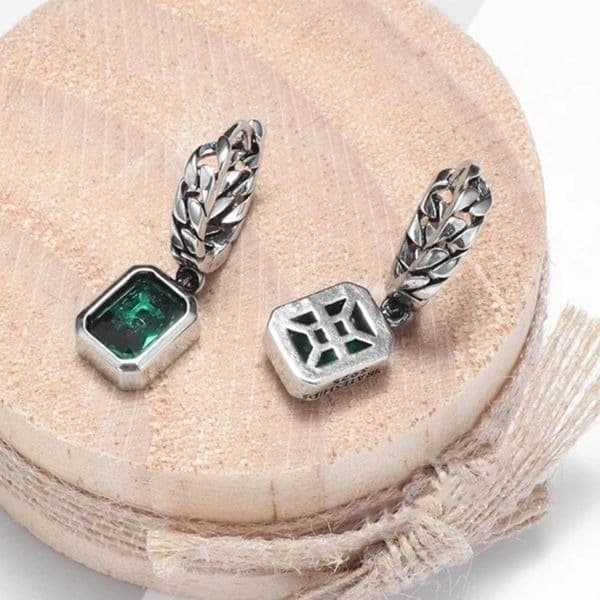The Emerald Edge Earrings in 925 & cubic zirconia - Thumbnail 12
