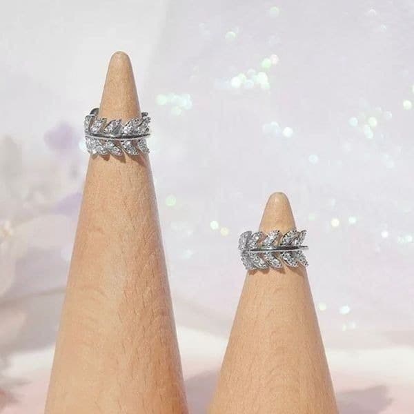 The Eternal Leaf Silver earring’s in 925 and cubic zirconia - Thumbnail 3
