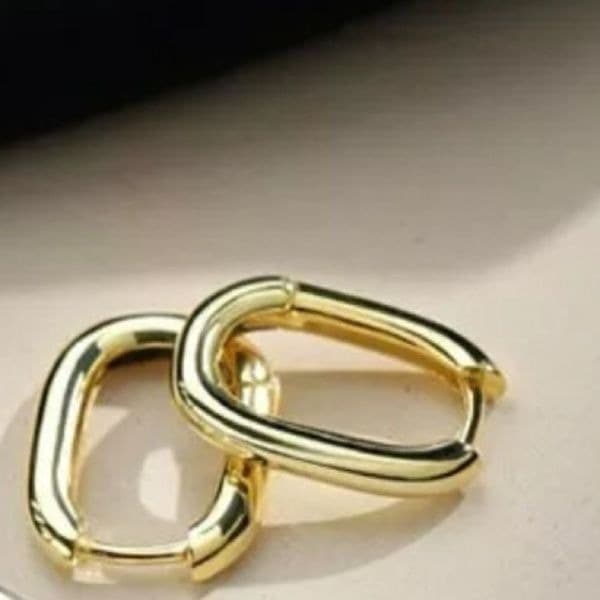 The Gold Geo Hoop. Dainty huggie earrings 18k 925 stamped - Thumbnail 4