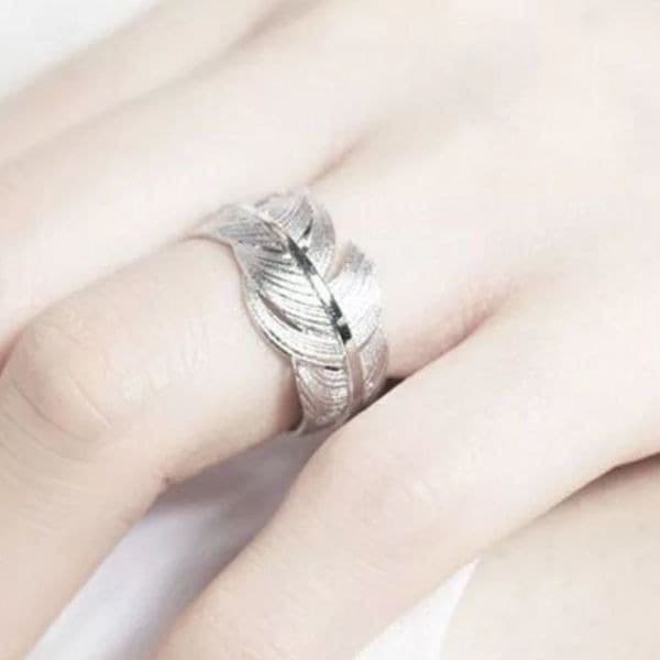 The Flirty Feather adjustable sterling silver ring. - Image 1