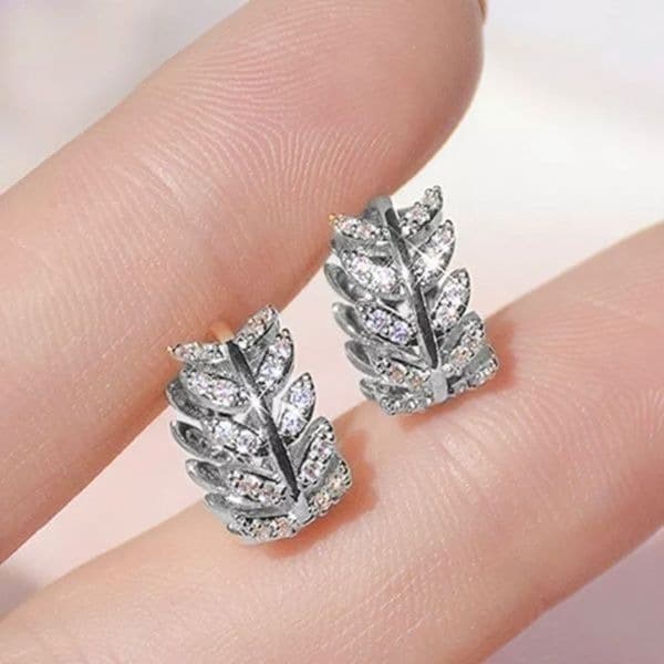 The Eternal Leaf Silver earring’s in 925 and cubic zirconia - Image 1