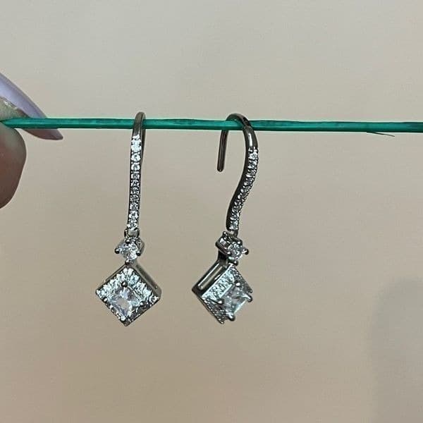 The Geometric Dangle Drop Earrings in 925 silver and cubic zirconia - Thumbnail 9