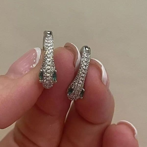 The Serpentine Earring in 925 and cubic zirconia - Thumbnail 3