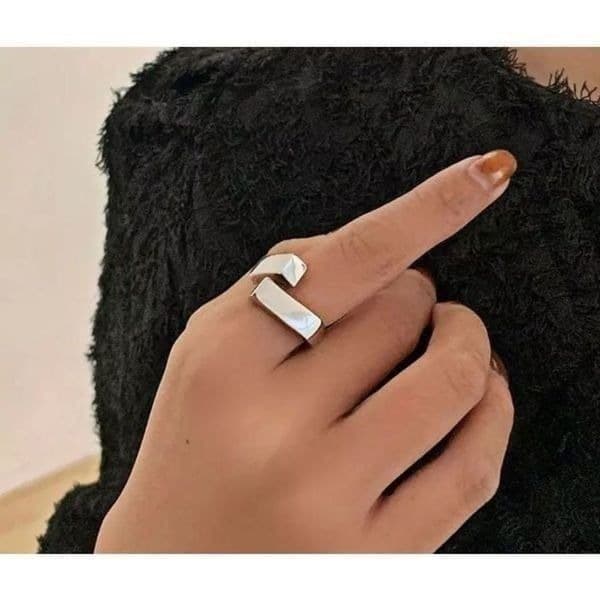 - The Guggenheim Ring in silver 925 - Thumbnail 2