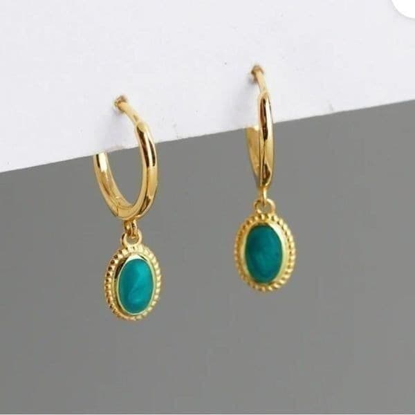 The Dainty Green Earring in 18k gold plating over 925 - Image 1