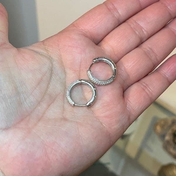 The Brilliance Mini Hoop Earrings in 925 and cubic zirconia - Thumbnail 8