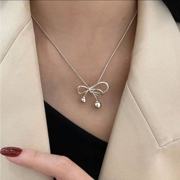 The Bow tie Pendant clavicle necklace - Thumbnail 7
