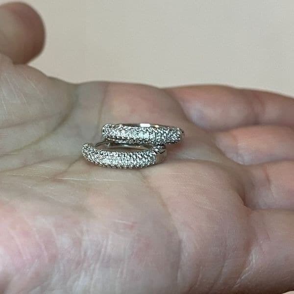 The Brilliance Mini Hoop Earrings in 925 and cubic zirconia - Thumbnail 9