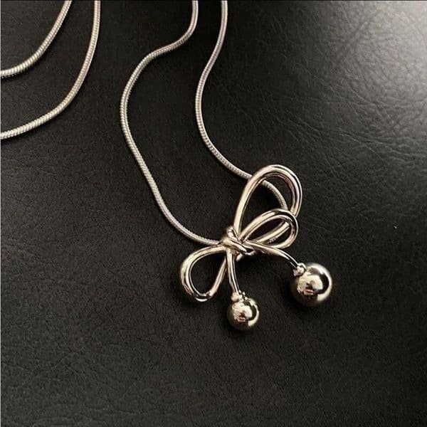 The Bow tie Pendant clavicle necklace - Thumbnail 4