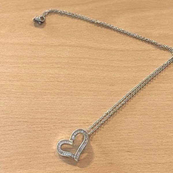 The Beating Heart white Sapphire & sterling heart necklace - Thumbnail 8
