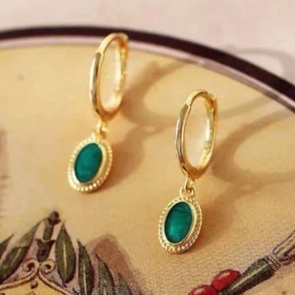 The Dainty Green Earring in 18k gold plating over 925 - Thumbnail 2
