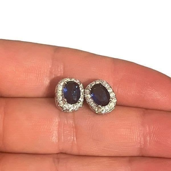 The Inheritance Sapphire Earrings in 925 and Cubic Zirconia - Thumbnail 4