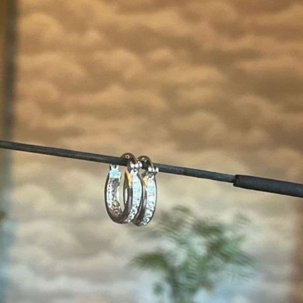 The Classic Dainty Hoop in 925 silver - Thumbnail 2