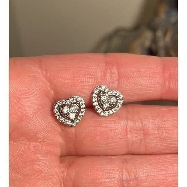 The Dainty Hearts stud 925 and white sapphire earrings - Thumbnail 2