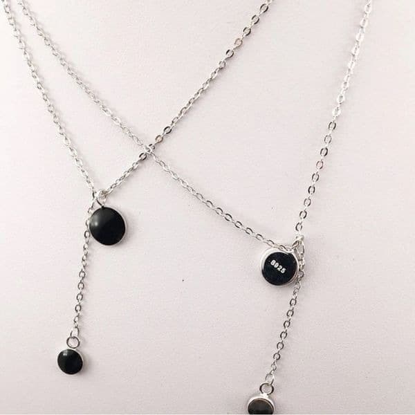 The Polka Dot dangle necklace in enamel and 925 silver - Thumbnail 2