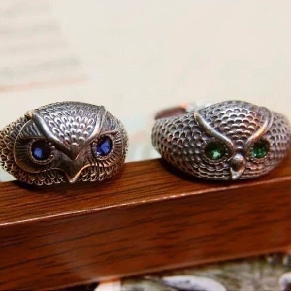 The Blue Eyed Owl Ring in antiqued 925 silver - Thumbnail 7