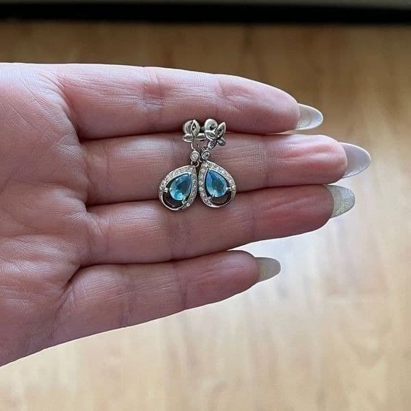 The Blue Tear Drop Earrings in 925 silver and cubic zirconia - Thumbnail 2