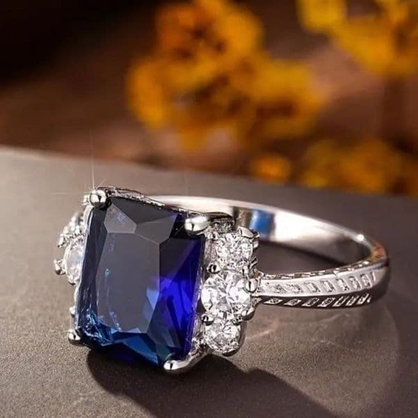 The Debutant In Blue cocktail ring in silver sz 9 - Thumbnail 3