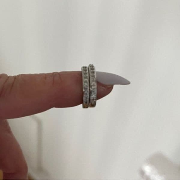 The Dainty Hoop Earring in 925 silver with cubic zirconia - Thumbnail 4