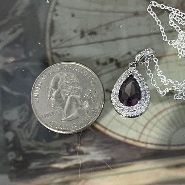 The Empress’ Purple Tear Drop pendant in 925 silver - Thumbnail 3