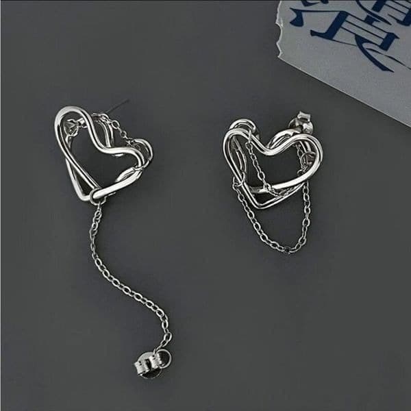 The Chain My Heart earrings with chain attached posts in 925 silver. - Thumbnail 5
